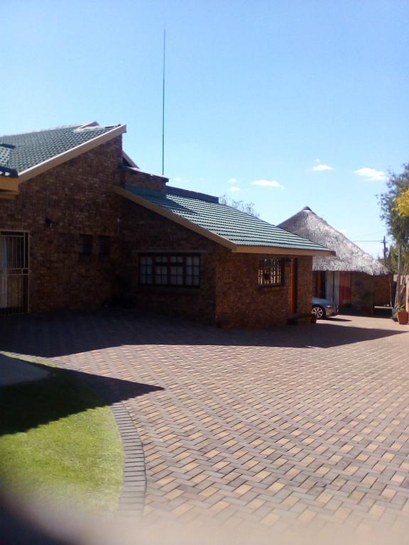 Pride Rock Accommodation Middelburg  Exterior photo